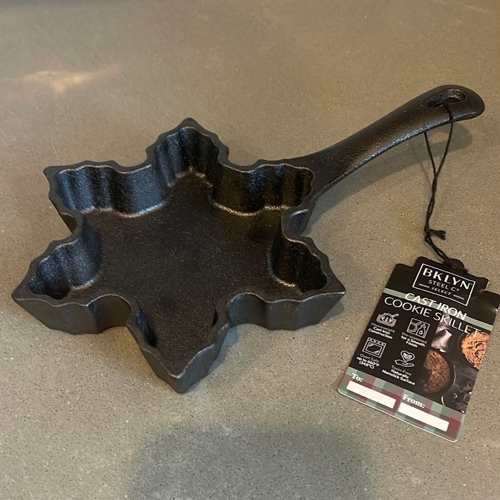 Mini cast iron skillet by BYLYN Steel C•